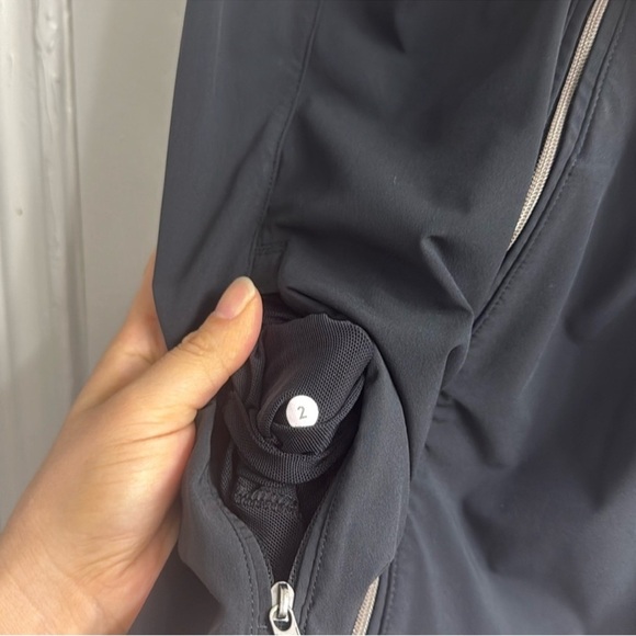 Lululemon go the distance vest black ,Size 2. - Picture 13 of 16